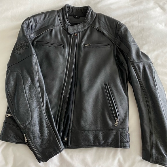 Harley Davidson Leather Jacket - Picture 3 of 8
